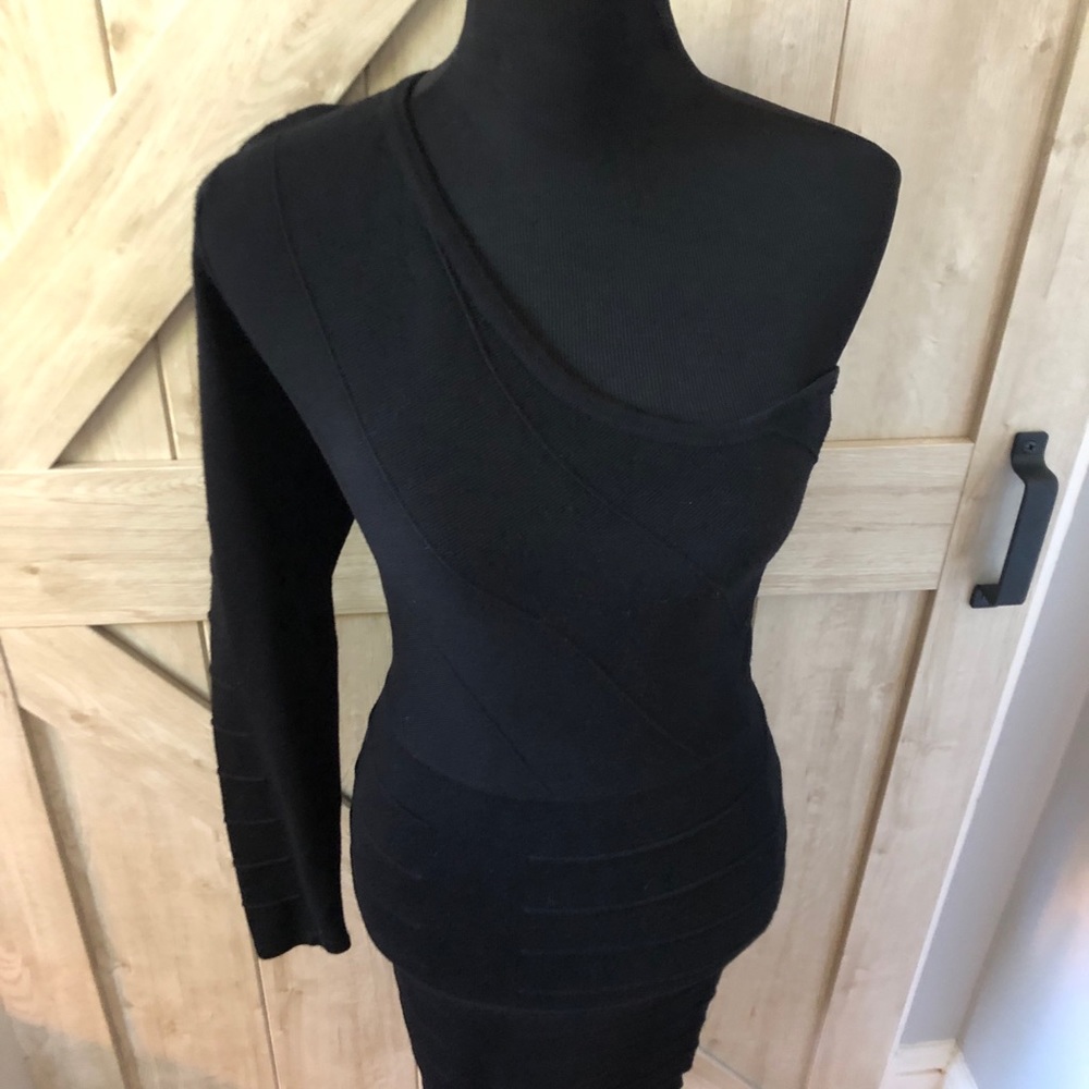 Nicki Minaj one knitted sleeve LBD